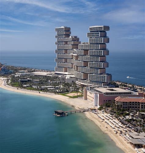 The Dubai Visa for US Green Card Holders Simplified .